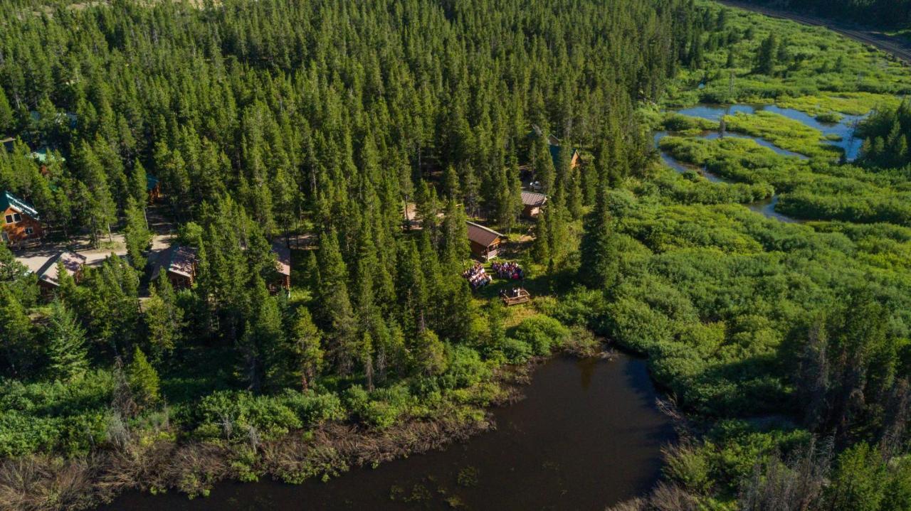 Summit Mountain Lodge And Steakhouse East Glacier Park Village Exterior foto
