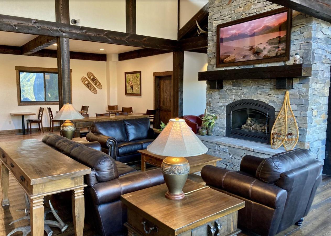 Summit Mountain Lodge And Steakhouse East Glacier Park Village Exterior foto