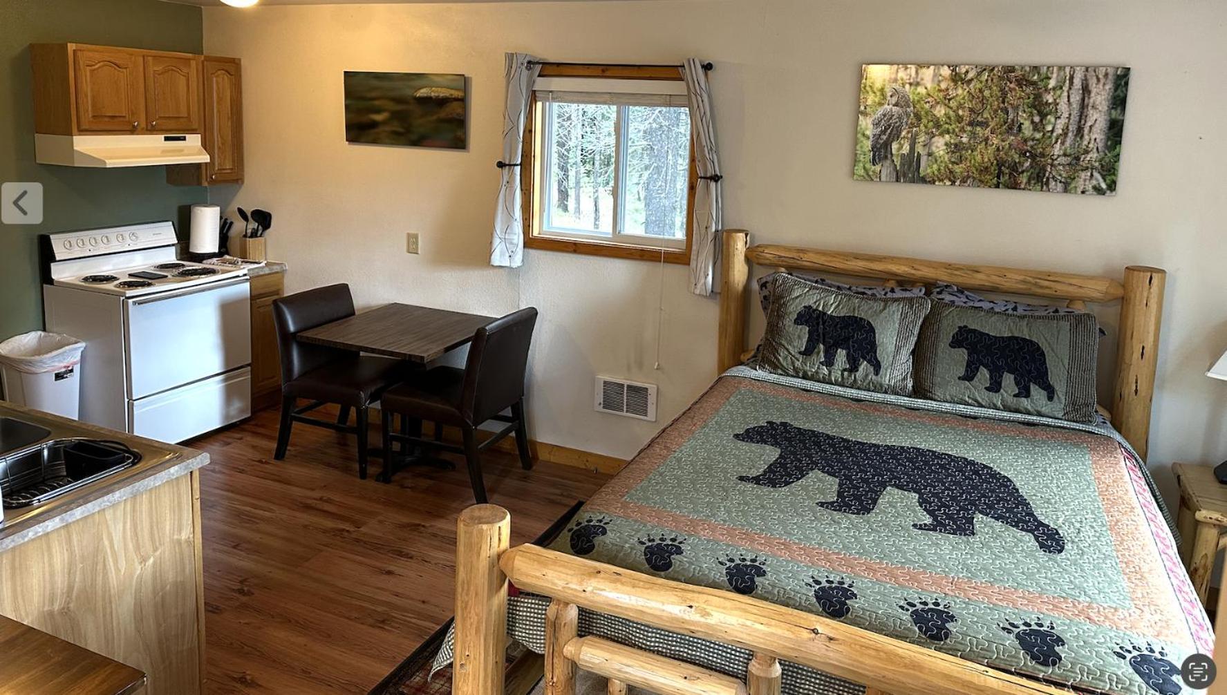 Summit Mountain Lodge And Steakhouse East Glacier Park Village Exterior foto